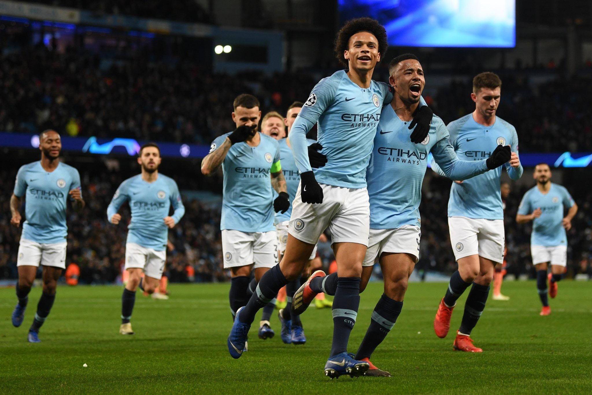 展示了他 展示了他