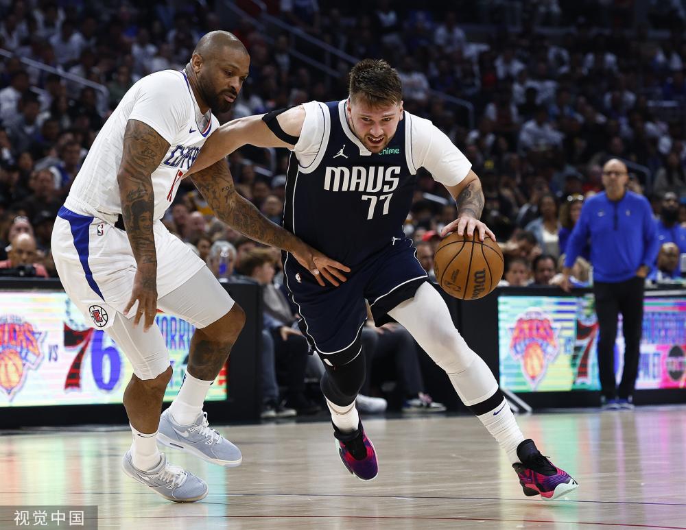 对她赞不绝 对她赞不绝